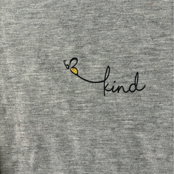 Be Kind graphic tee - Picture 5 of 5